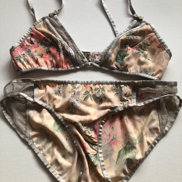 ✖️sold✖️Zimmermann Tri Floral teeny bikini - Picture 4 of 8